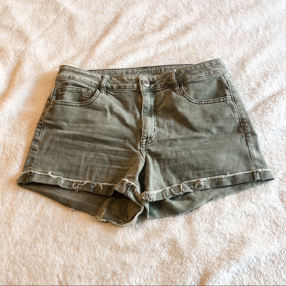 American Eagle | Olive Green Shorts